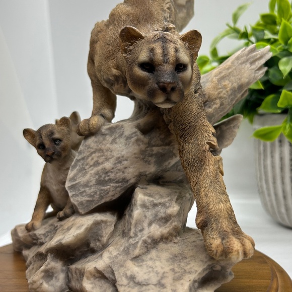 Mill Creek Studios “Maternal Refuge” Lion Cat Cougar Puma Sculpture, 1994 - Picture 7 of 17